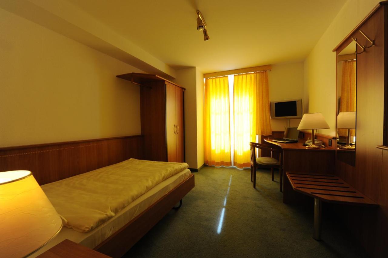 Hotel Engel Zofingen Zimmer foto