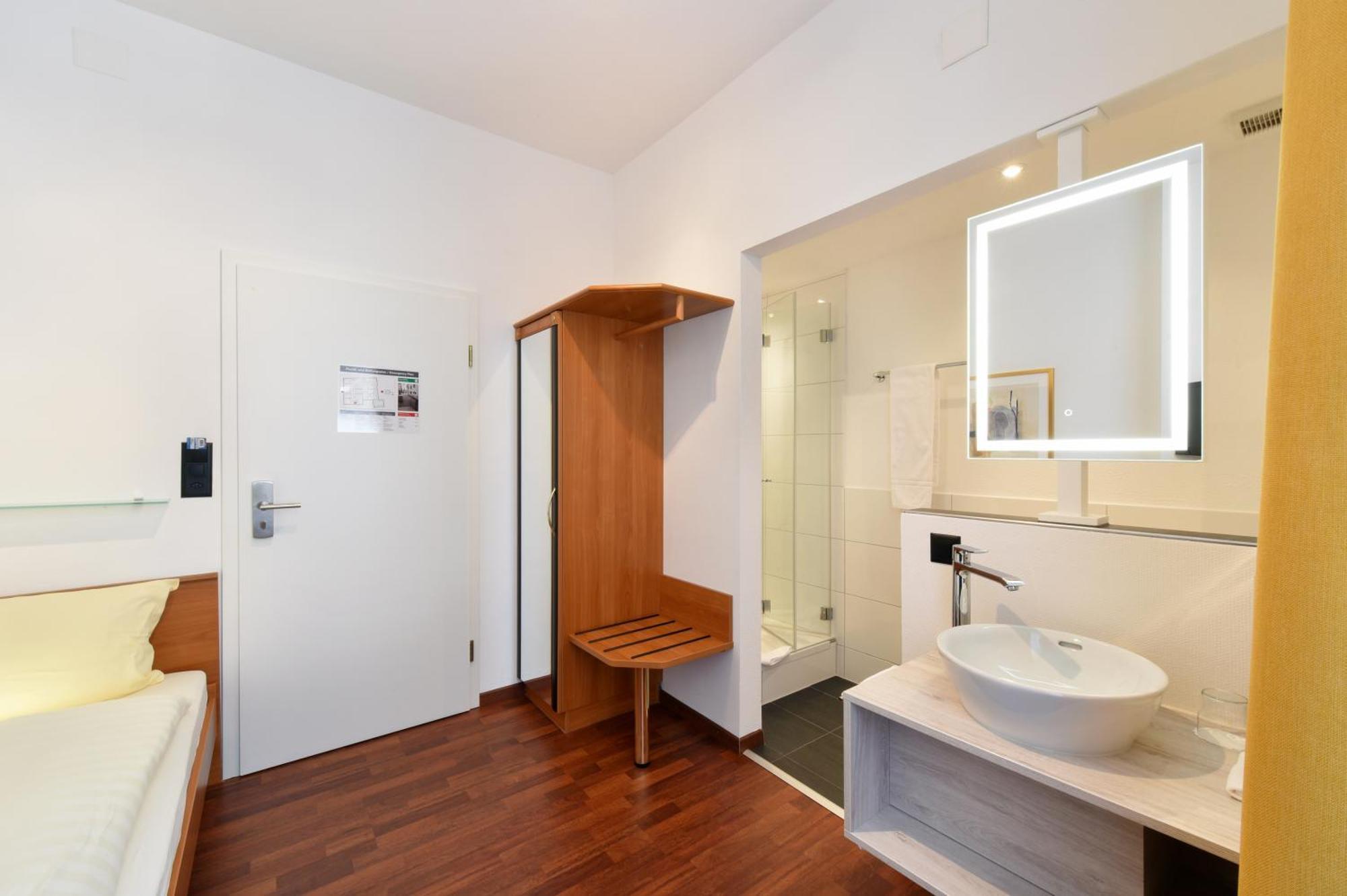Hotel Engel Zofingen Zimmer foto